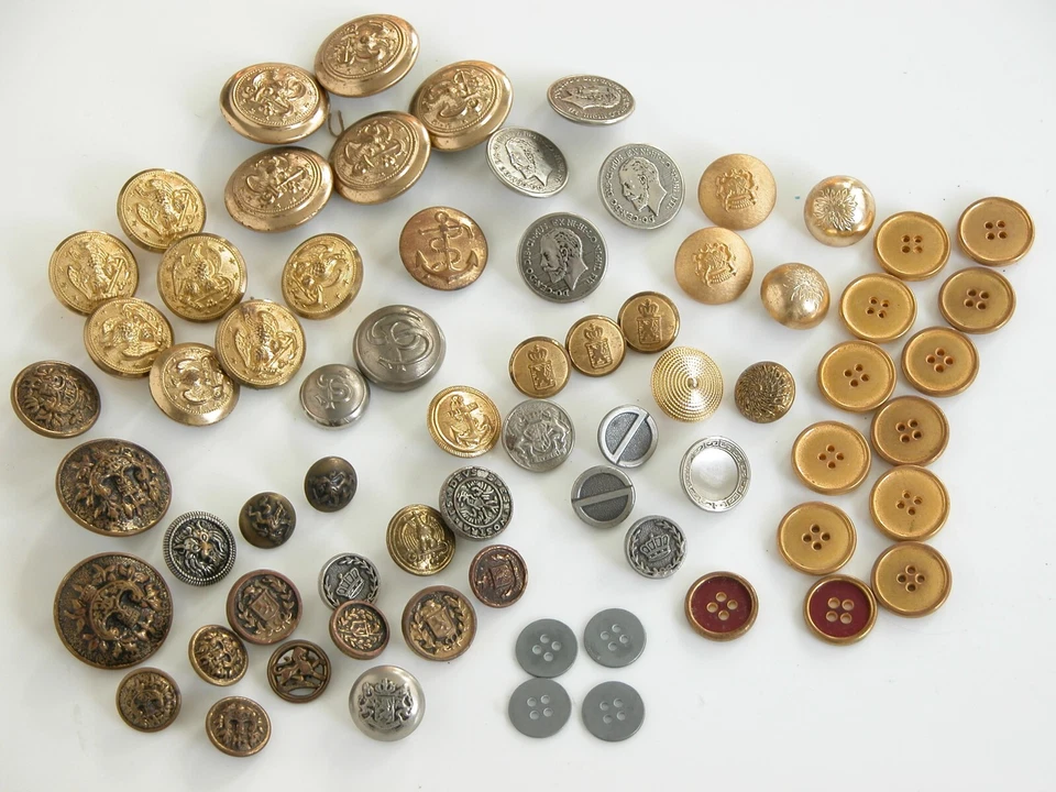 Vtg Crest Military Button 30s-70s Vtg MCM Lion Coat of Arms Silver Raiload Gold - Image 3 of 4