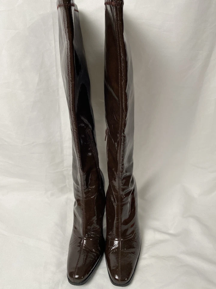 Botas de Tacón Forever 21 Marrón Imitación Charol Talla US 6 Foto 4 de 4