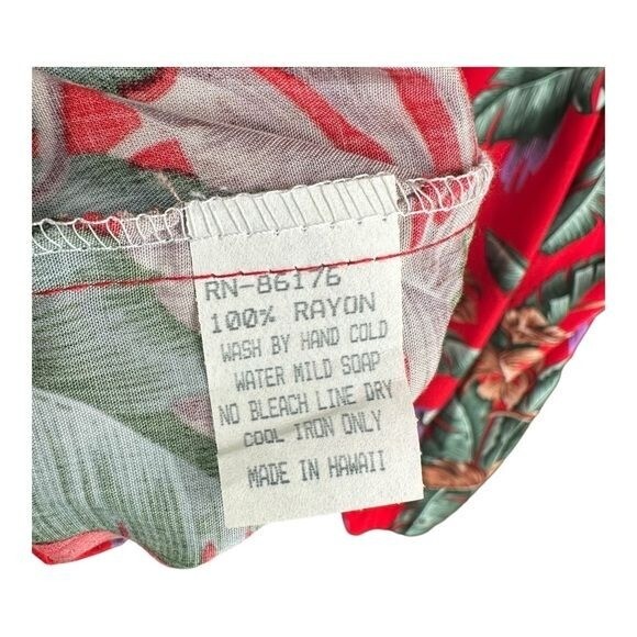 Paradise Found Men’s 2XL Vintage Red Hawaiian Shirt Vintage Made in Hawaii