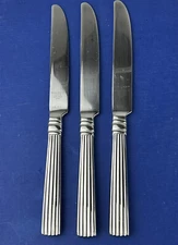 Reed & Barton Dinner Knives (3) Crescendo ll￼ Stainless Continental Glossy Ridge