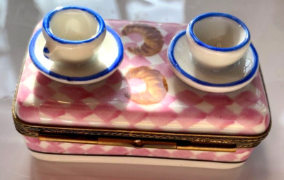 SALE ! LIMOGES PEINT MAIN Tea for Two TRINKET BOX Tea Time