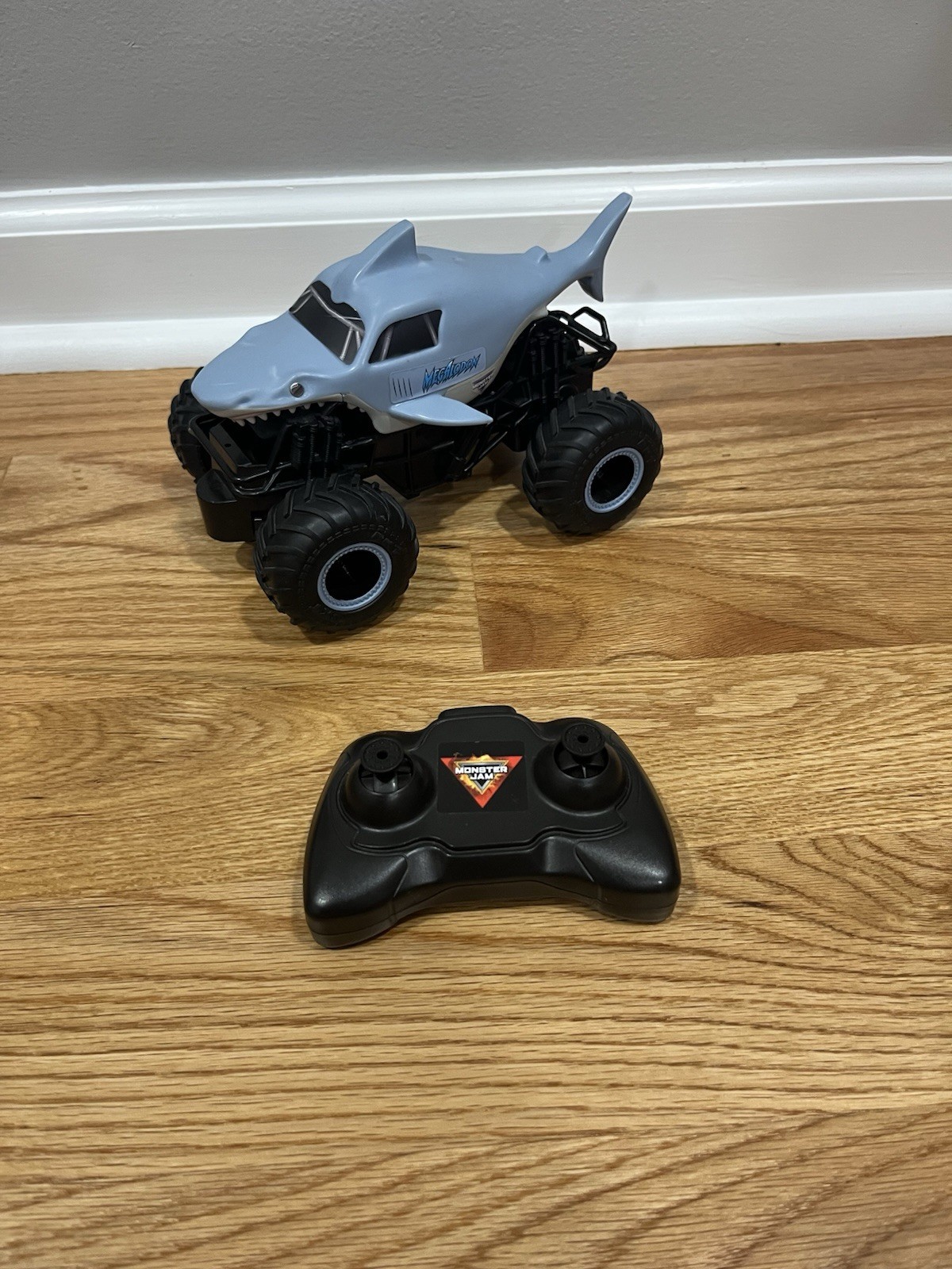 Picture 1 of 6