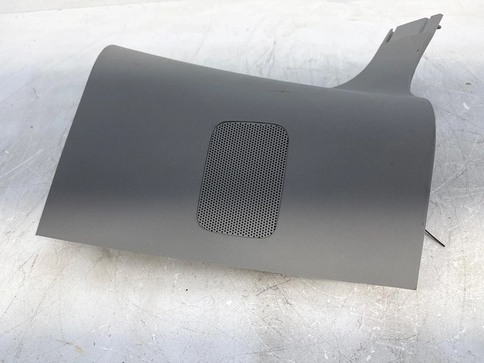 Interior izquierdo GMC Yukon XL 15-20 pilar C moldura superior OEM 22946590 Foto 2 de 4