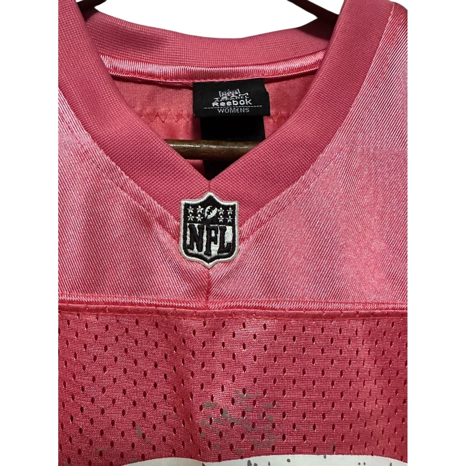 Camiseta de fútbol Reebok rosa para mujer de los New England Patriots NFL Foto 3 de 4
