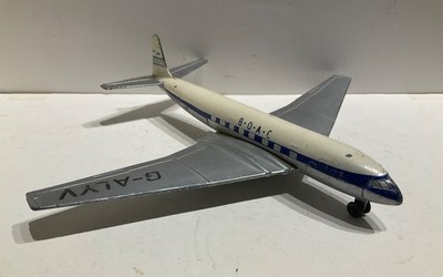 Dinky toys airplane #702 Comet B.O.A.C.