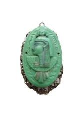 cLEOPATRA GREEN GLASS EGYPTIAN REVIVAL CAMEO PENDANT VINTAGE JEWELRY neocurio