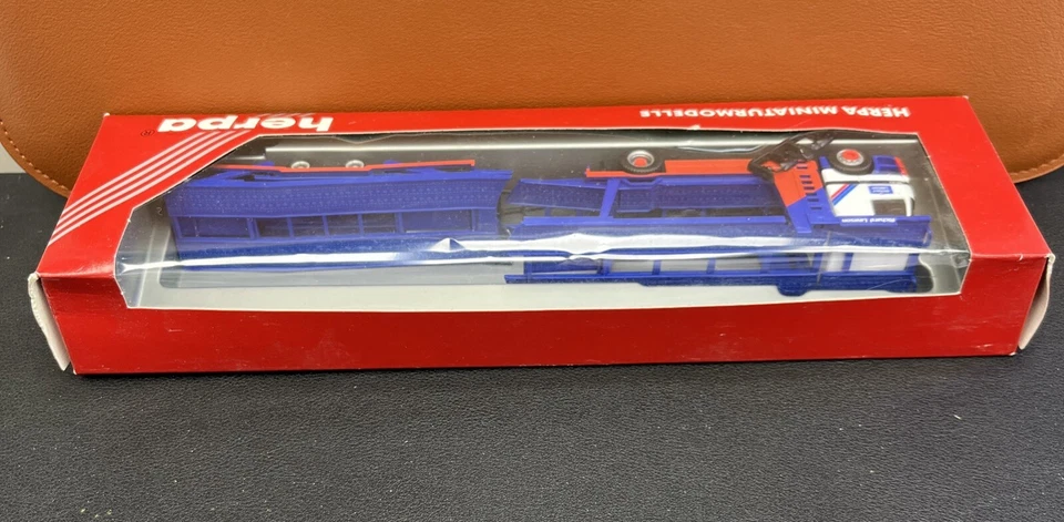 Camión Herpa Mercedes Benz Actros L HZ Richard Lawson 146463 Z1 Foto 3 de 4