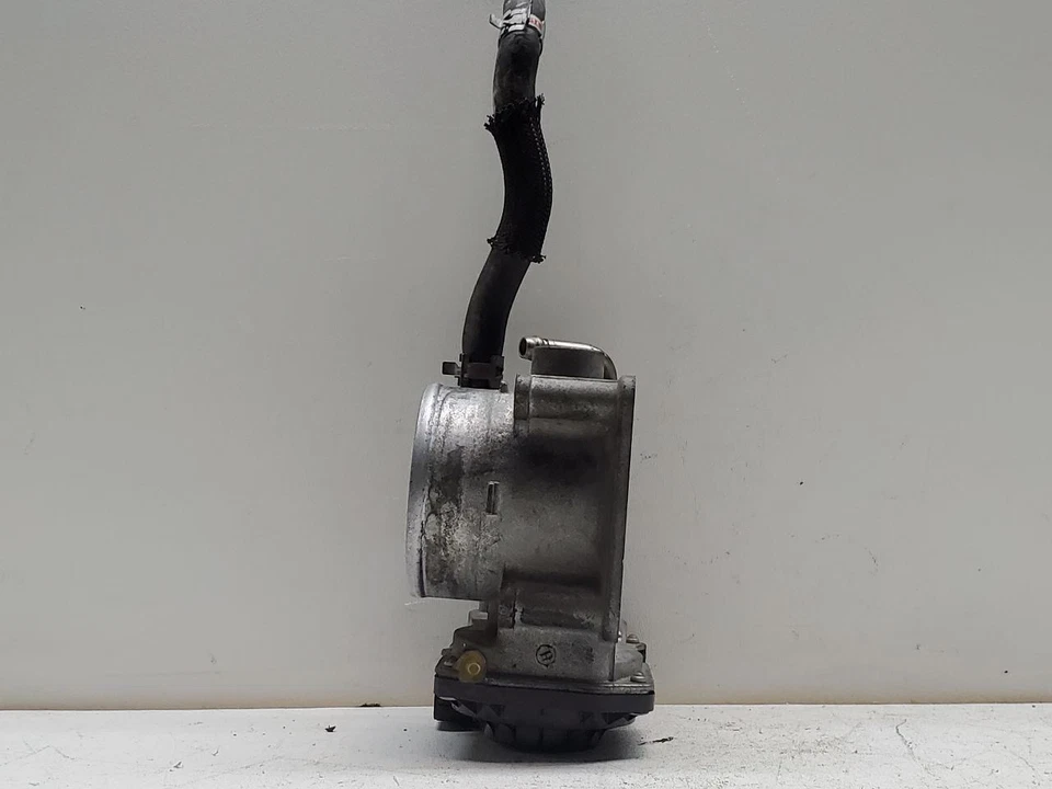 2008 Toyota Tacoma Throttle Body 2.7L 4 Cylinder 2TRFE Engine OEM - Image 3 of 4