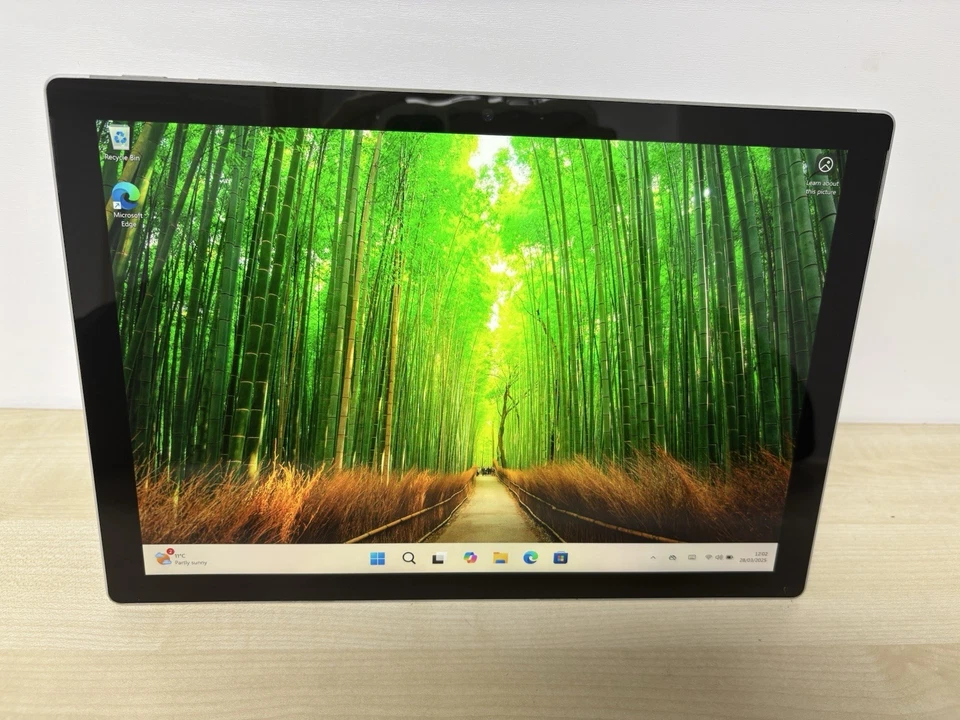 Microsoft Surface Pro 5 i5-7300U 8GB RAM 256GB SSD Windows 11 50% - 80%  Battery - Image 4 of 4