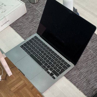 Apple MacBook Air 13-inch 13 Zoll Apple M2 16GB RAM 512GB SSD Grau A3113