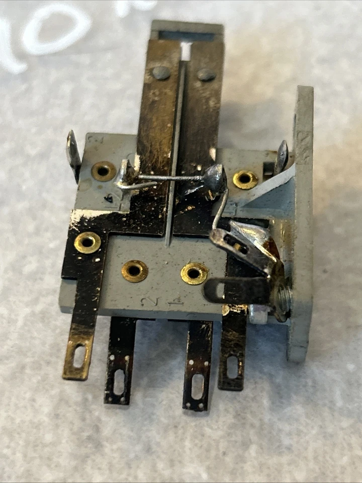 Dual CS 1010 Kurzschließer Stummschaltung Kontakt  CS1010 Plattenspieler - Bild 4 von 4