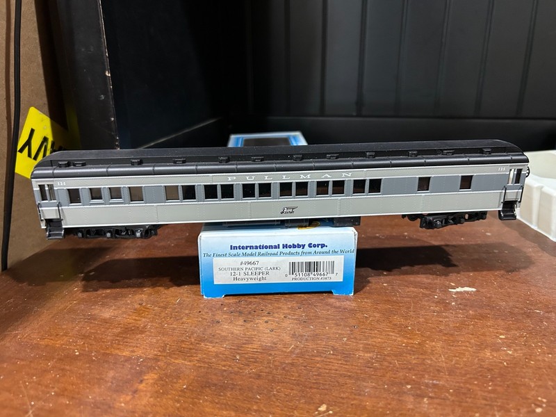 HO Scale IHC Southern Pacific SP 12-1 sleeper passenger 125