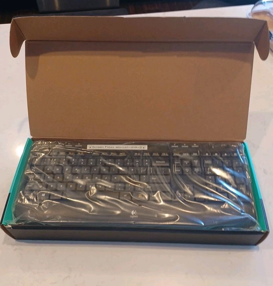 Logitech Complete Wireless Combo Keyboard and Mouse Combo  Open Box Complete !  - Image 4 of 4