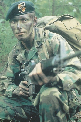 Vietnam War Photo -- Green Berets