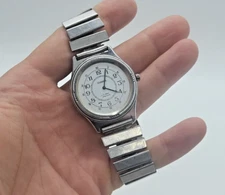 Vintage Soviet wristwatch Chaika 17 stones 1601 with bracelet sold as non-work