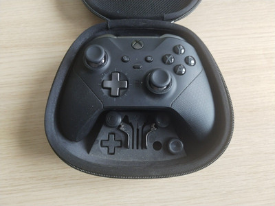 Microsoft Xbox Elite Series 2 Wireless Controller | Schwarz