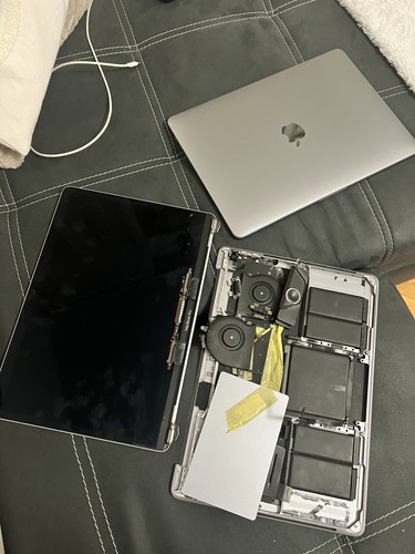 MacBook Pro 13” 2016 Retina Touch Bar A1706 - Zdjęcie 4 z 14