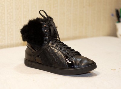 LOUIS VUITTON LV black lace up fur trim 