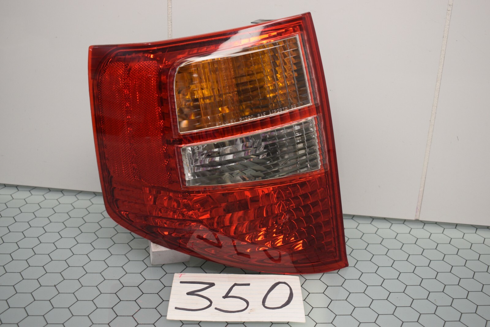 02 03 04 Isuzu Axiom DRIVER Side Tail Light Used Rear Lamp #350-T 