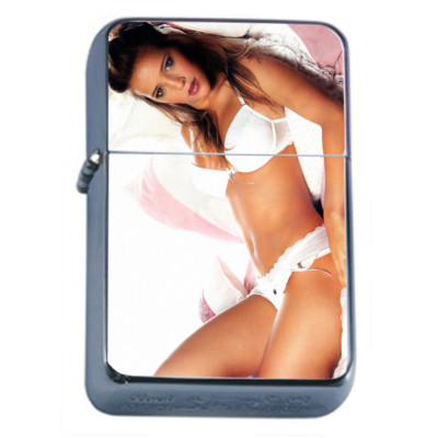 Argentina Pin Up Girls D2 Flip Top Oil Lighter Wind Resistant 