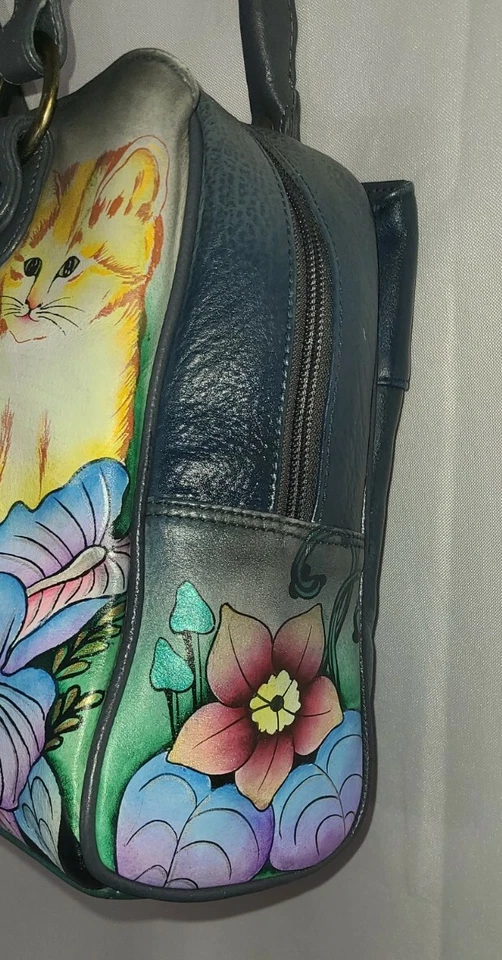 Cartera de cuero pintada a mano Anuschka con billetera organizadora-Gatos en el país de las maravillas-NUEVA CON ETIQUETAS Foto 3 de 4