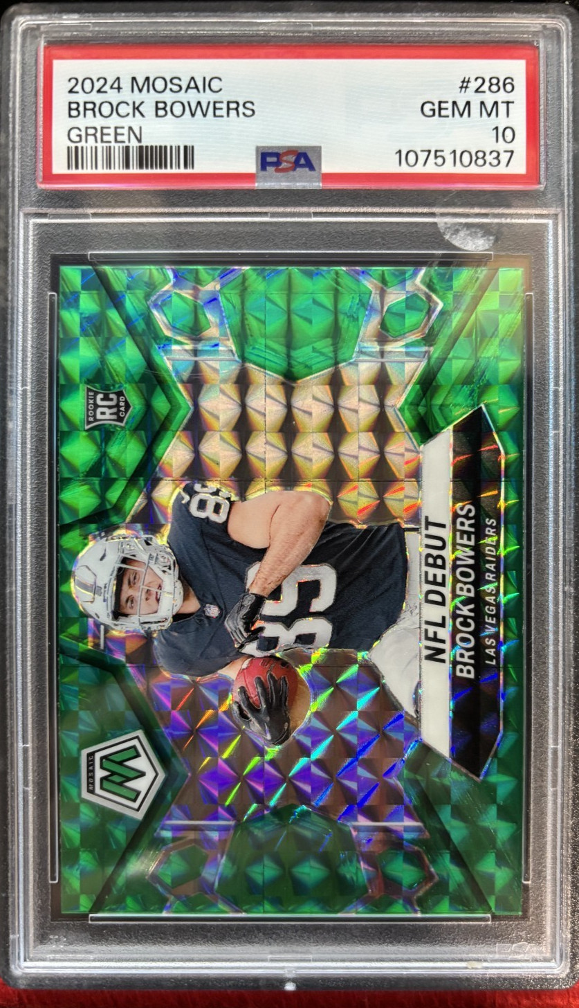 2024 Panini Mosaic - NFL Debut Brock Bowers #286 Green Mosaic Prizm (RC) PSA 10