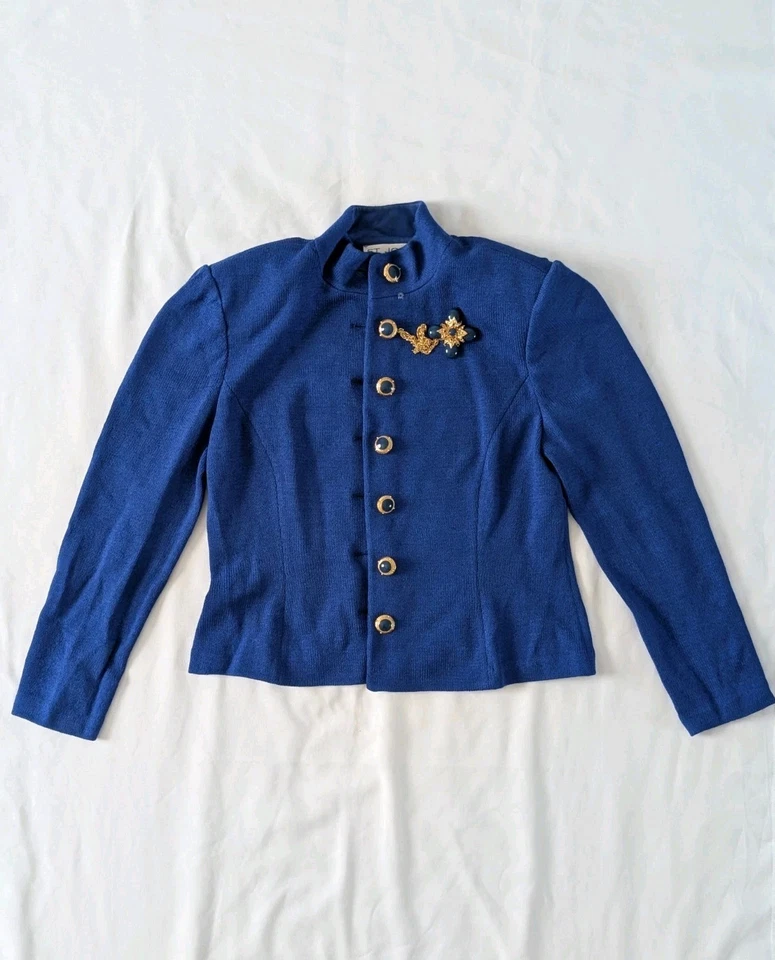 Conjunto Traje Chaqueta + Falda Azul Prendedor Grande Colección St. John Por Marie Gris Talla 6 Foto 2 de 4