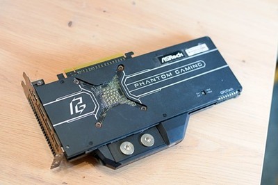 AMD Radeon RX Vega 56   ASRock Phantom Gaming mit EKWB Full-Cover Wasserkühler