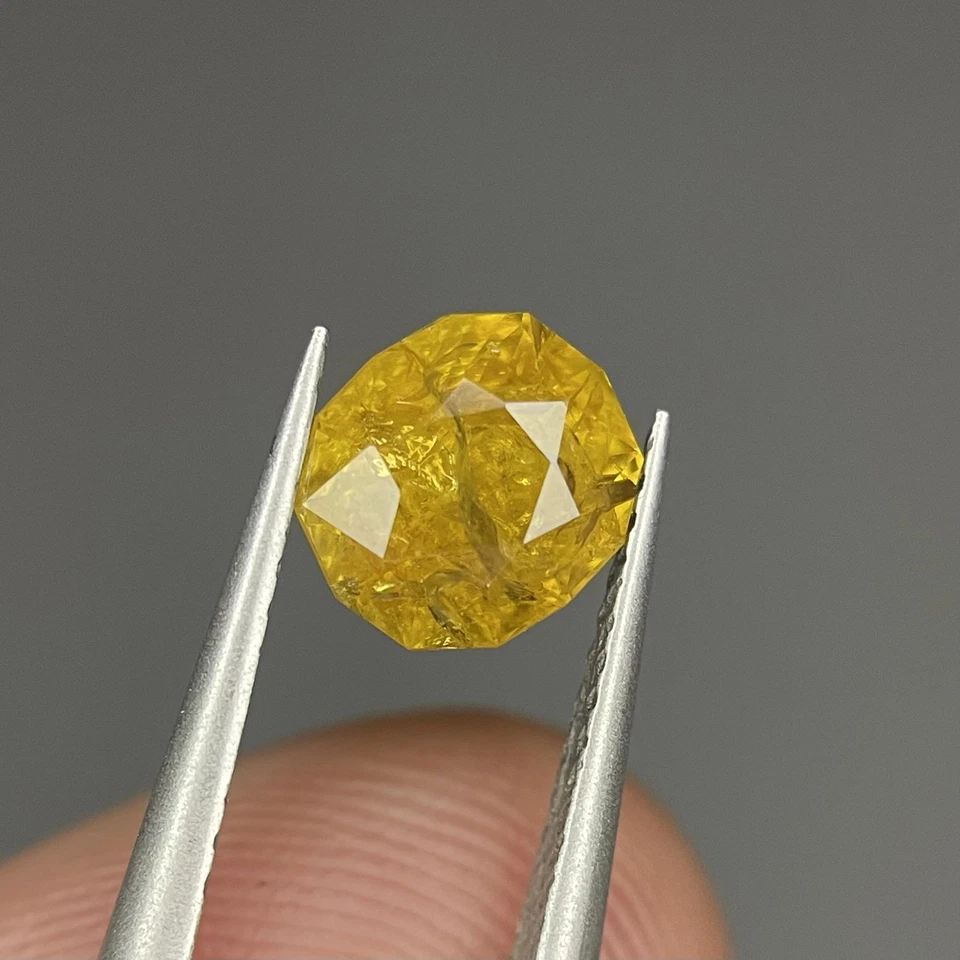 1.50ct Mali Garnet – Honey Yellow-Chartreuse Octagon Gem - Natural Untreated. - Image 2 of 2
