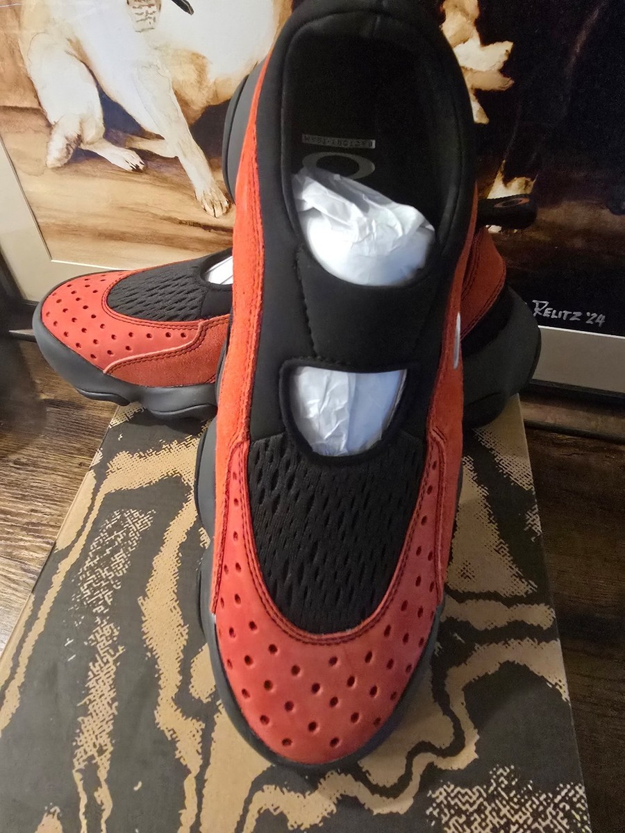 OAKLEY BRAIN DEAD FACTORY TEAM FLESH SANDAL BRAND NEW LAVA RED