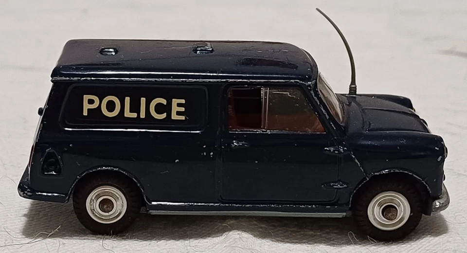 Corgi Austin Mini Van, condizioni ottime - Immagine 2 di 4