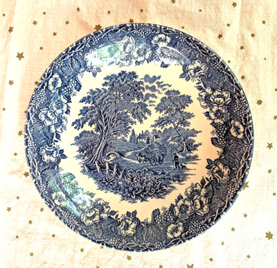 Biltons Blue & White Country Farm Scene 8.25'' Low Soup Bowl, England 1980s
