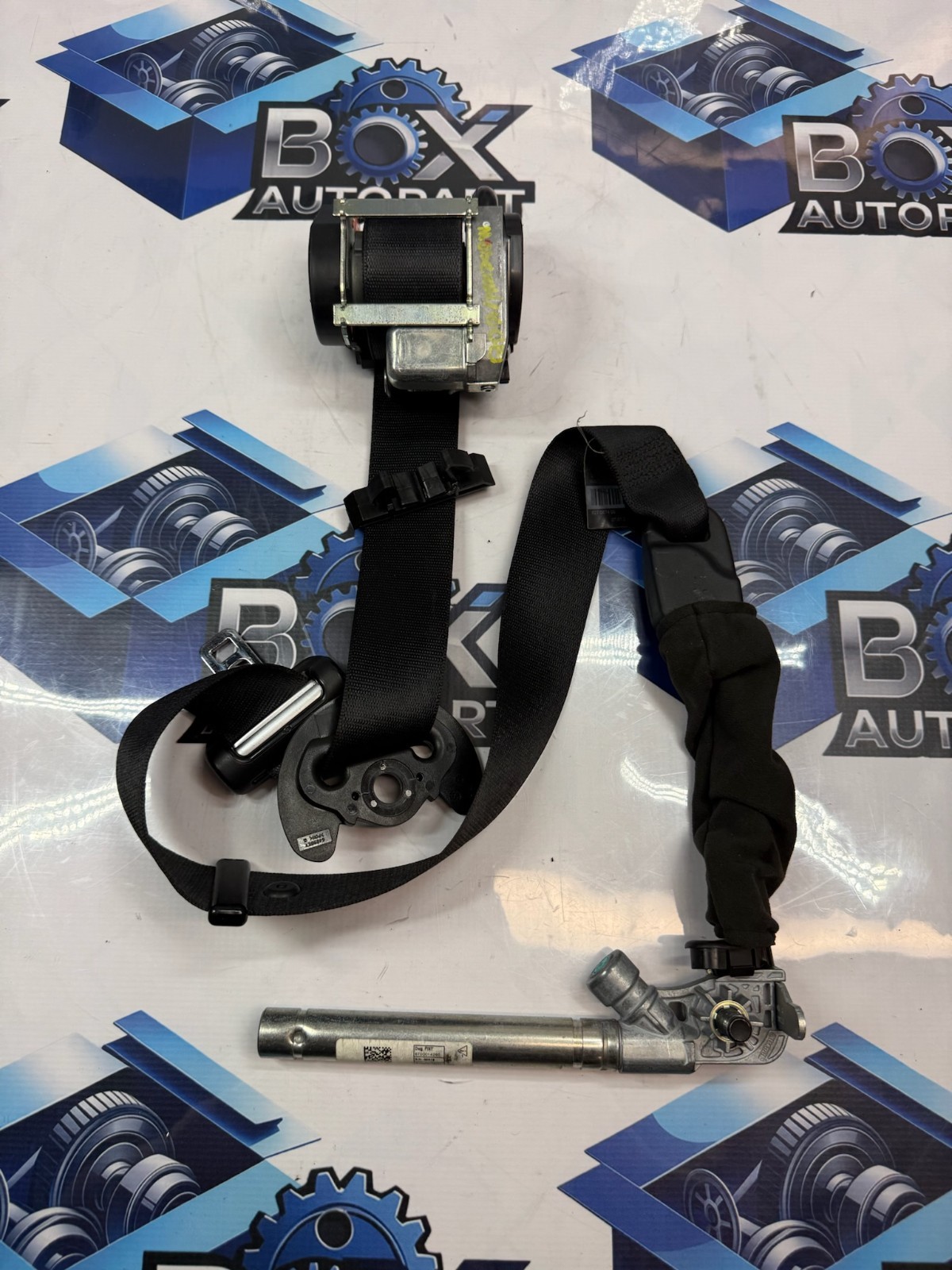 2014-2024 Maserati Ghibli Front Left Seat Belt Retractor 627069200 OEM