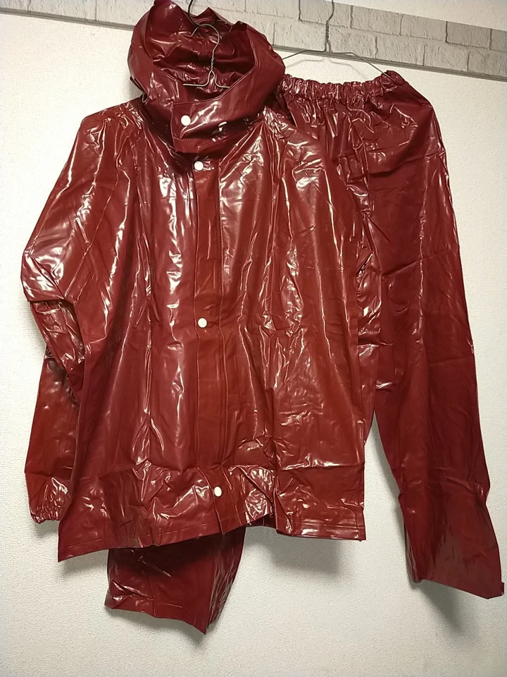 Wine red gloss thick PVC plastic rainwear rainsuit hooded jacket and pants - Image 2 of 4