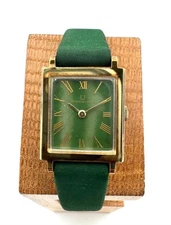 UNIVERSAL GENEVE A3669 Quartz Gold Dial Women's Watch