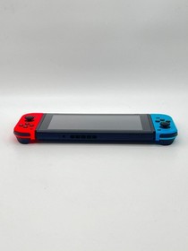 Nintendo Switch HAC-001(01) 32GB w/ Joycons & Mario Kart Deluxe 8 Game