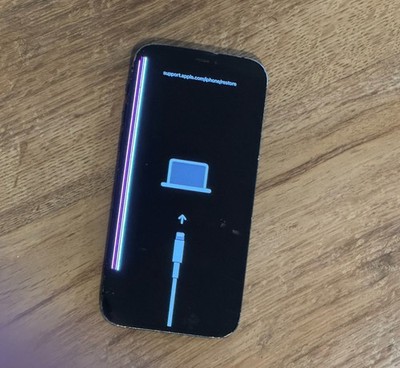 Apple iPhone 12 - defekt / beschädigt - nur für Ersatzteile oder Reparatur