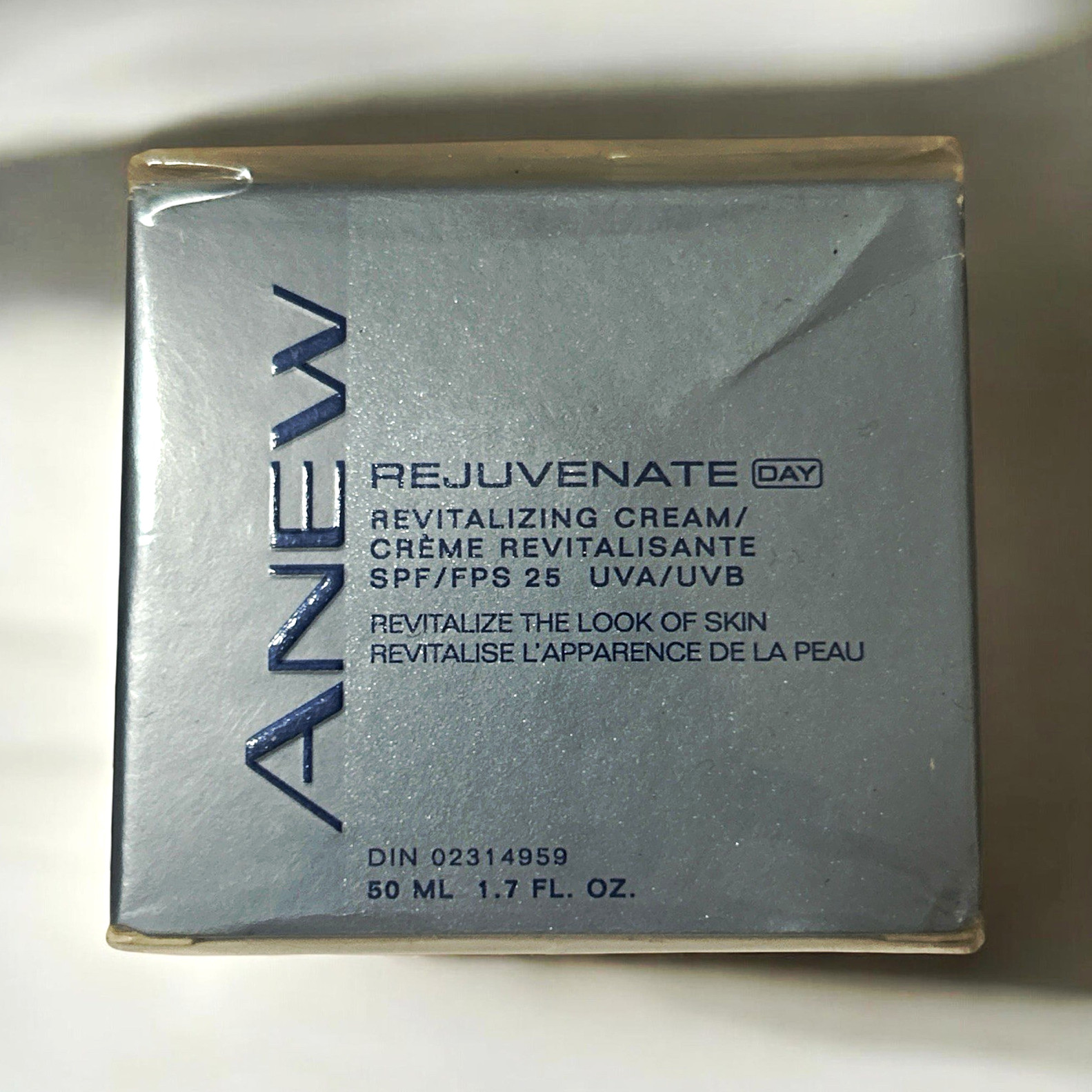 ANEW Rejuvenate Day Treatment Face Moisturizer Cream SPF 25 UVA/UVB 1.7 oz