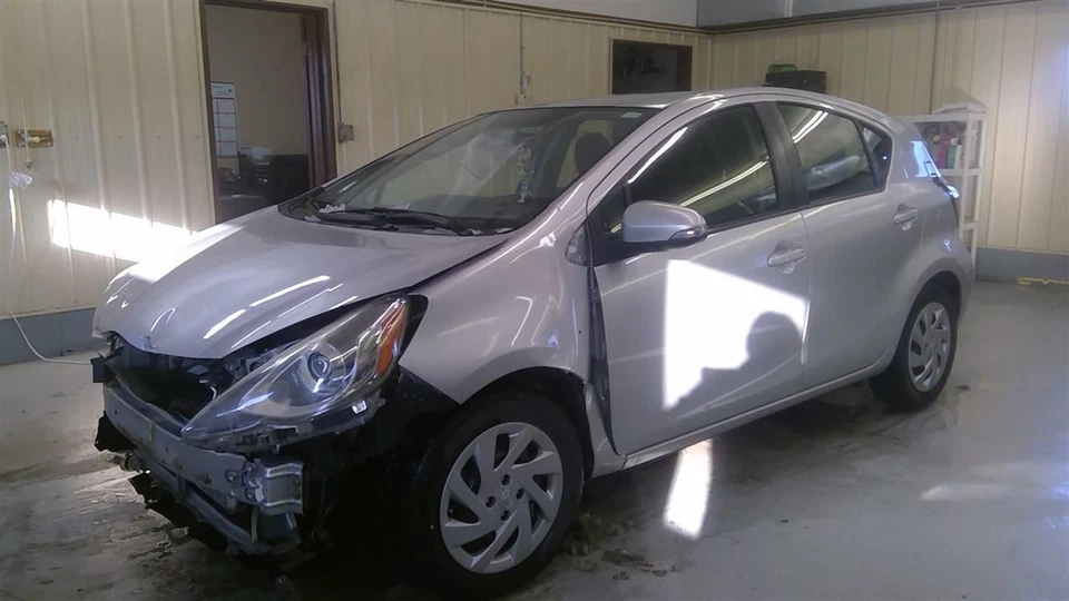 Luz trasera de pasajero Prius C VIN B3 séptimo y octavo dígito compatible con 15-17 PRIUS 1637645 Foto 2 de 4