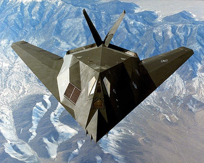 F-117 STEALTH FIGHTER IN FLIGHT PHOTOGRAPH PHOTO PRINT
