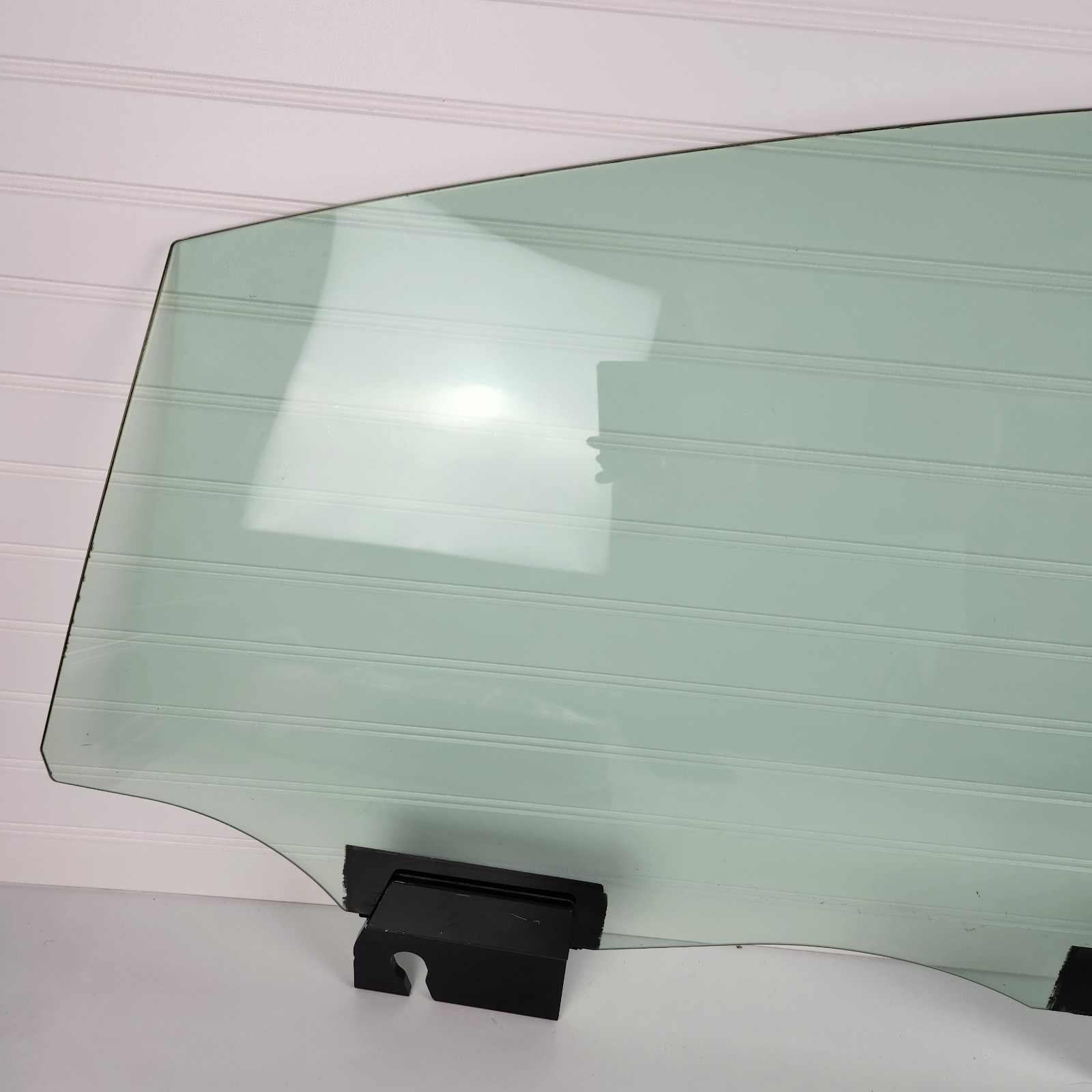 Maserati Quattroporte 14-22 Rear Left Driver Side Door Window Glass Assembly OEM