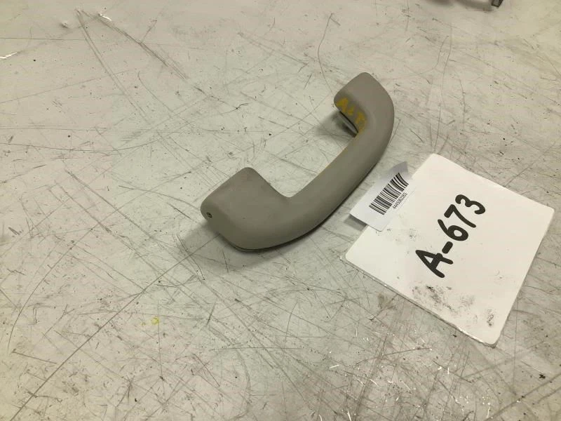 Nissan Altima 2012 manija de agarre de techo lado del pasajero trasero derecho OEM+ Foto 2 de 4