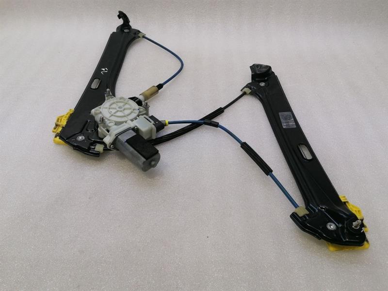BMW i8 Hybrid Left Front Door Winder 51337401657