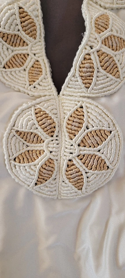 Tularosa Sexy Boho Swimsuit White, Crochet V-neck, Open Back, Cinched Bum Sz M - Image 2 of 4