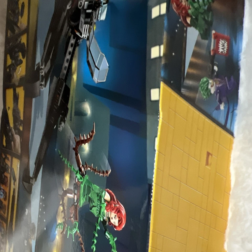 New LEGO 70908 BATMAN THE SCUTTLER creased box - image 3 of 4