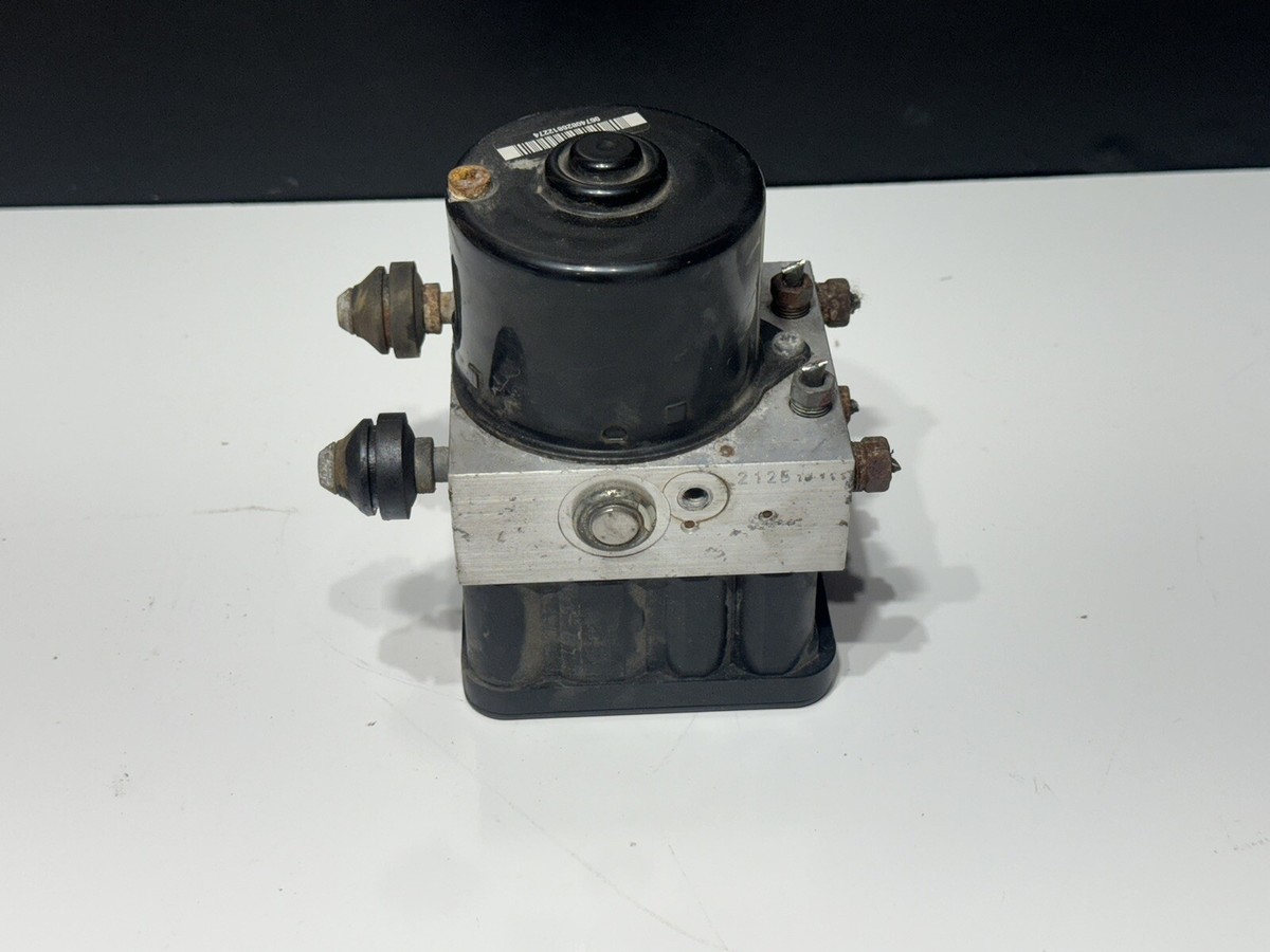 Suzuki Grand Vitara ABS Anti Lock Brake Pump Assembly 06.2102