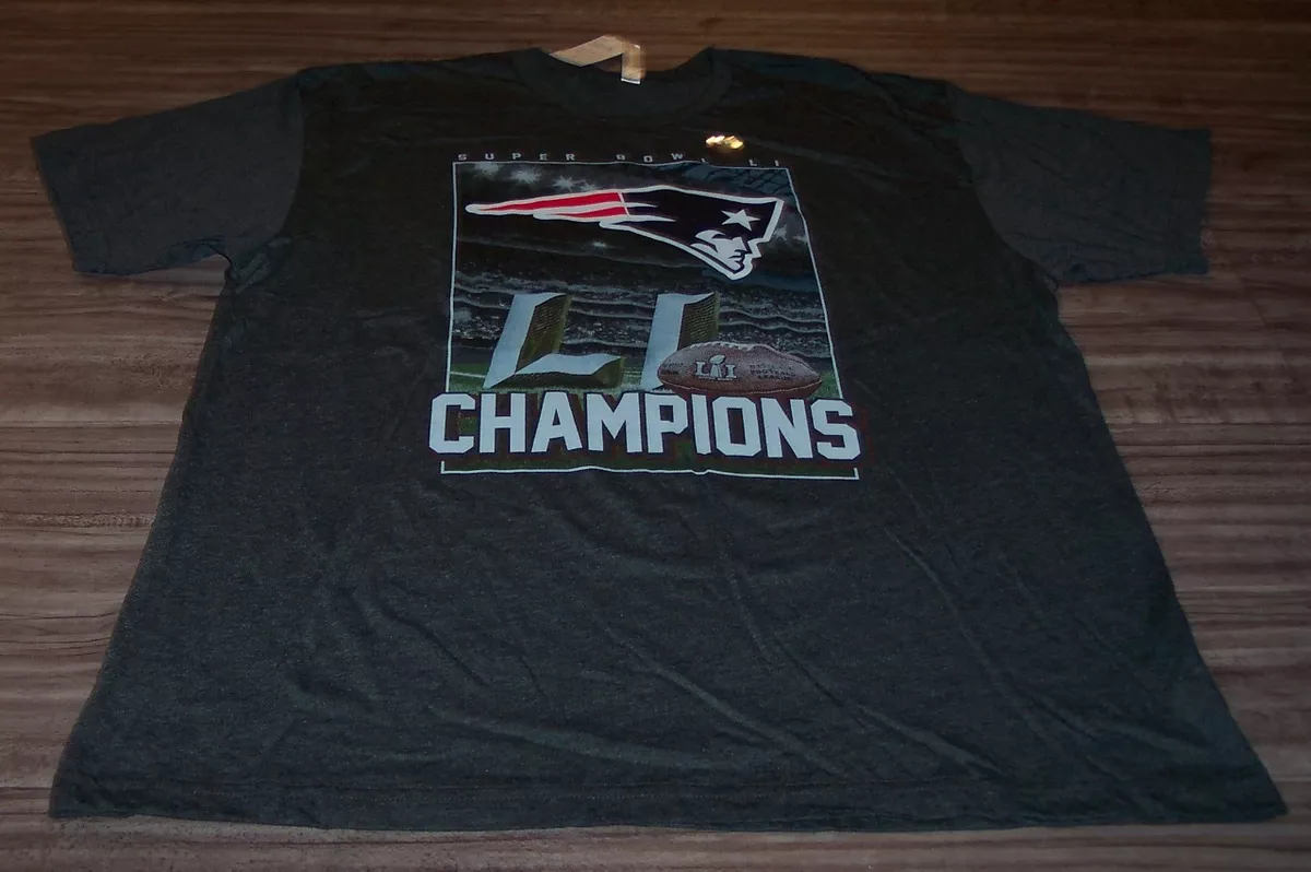 SUPER BOWL LI Champions NEW ENGLAND PATRIOTS (XL) T-Shirt