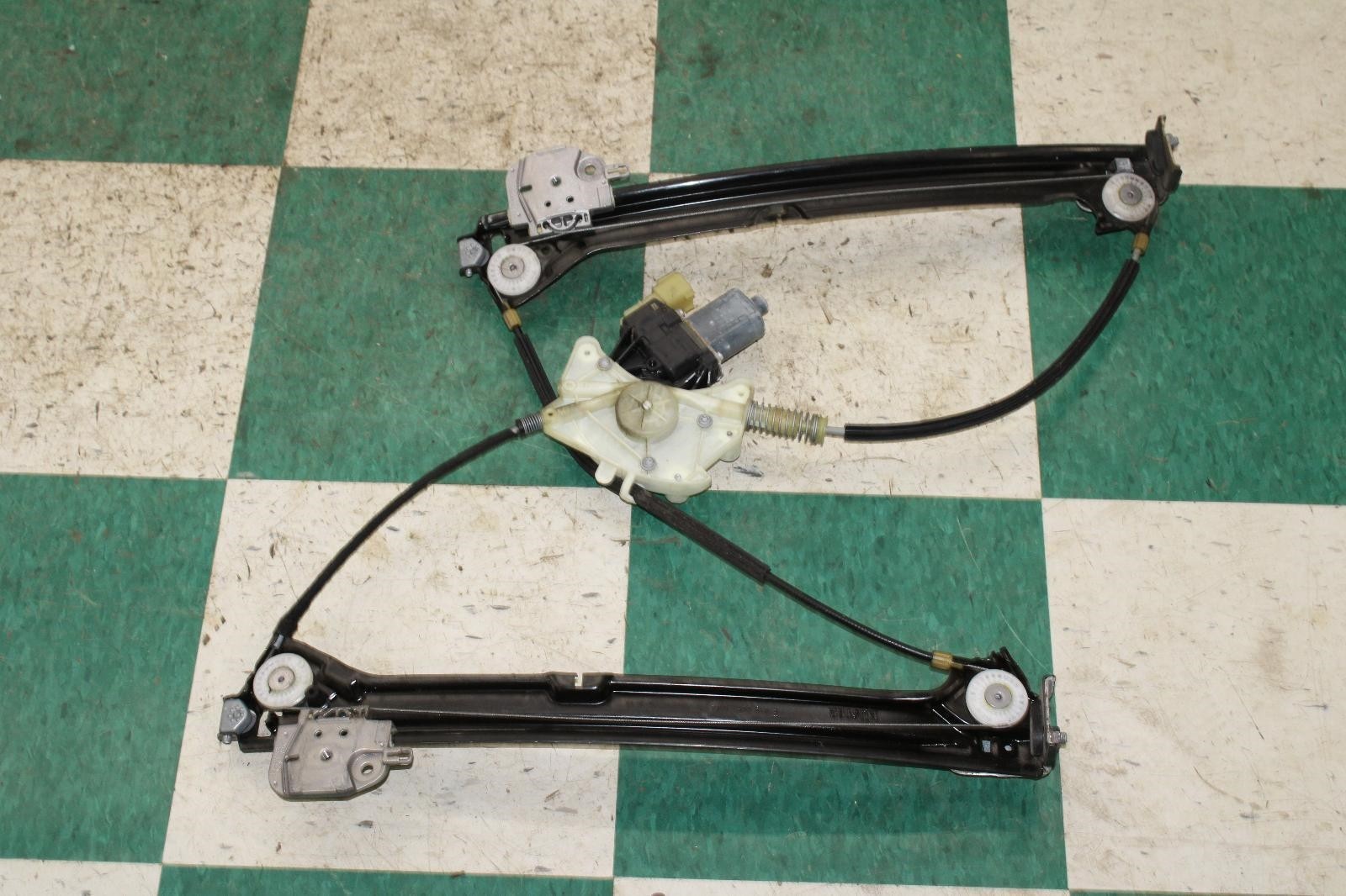 Maserati Ghibli 2014-2017 Front Right Window regulator