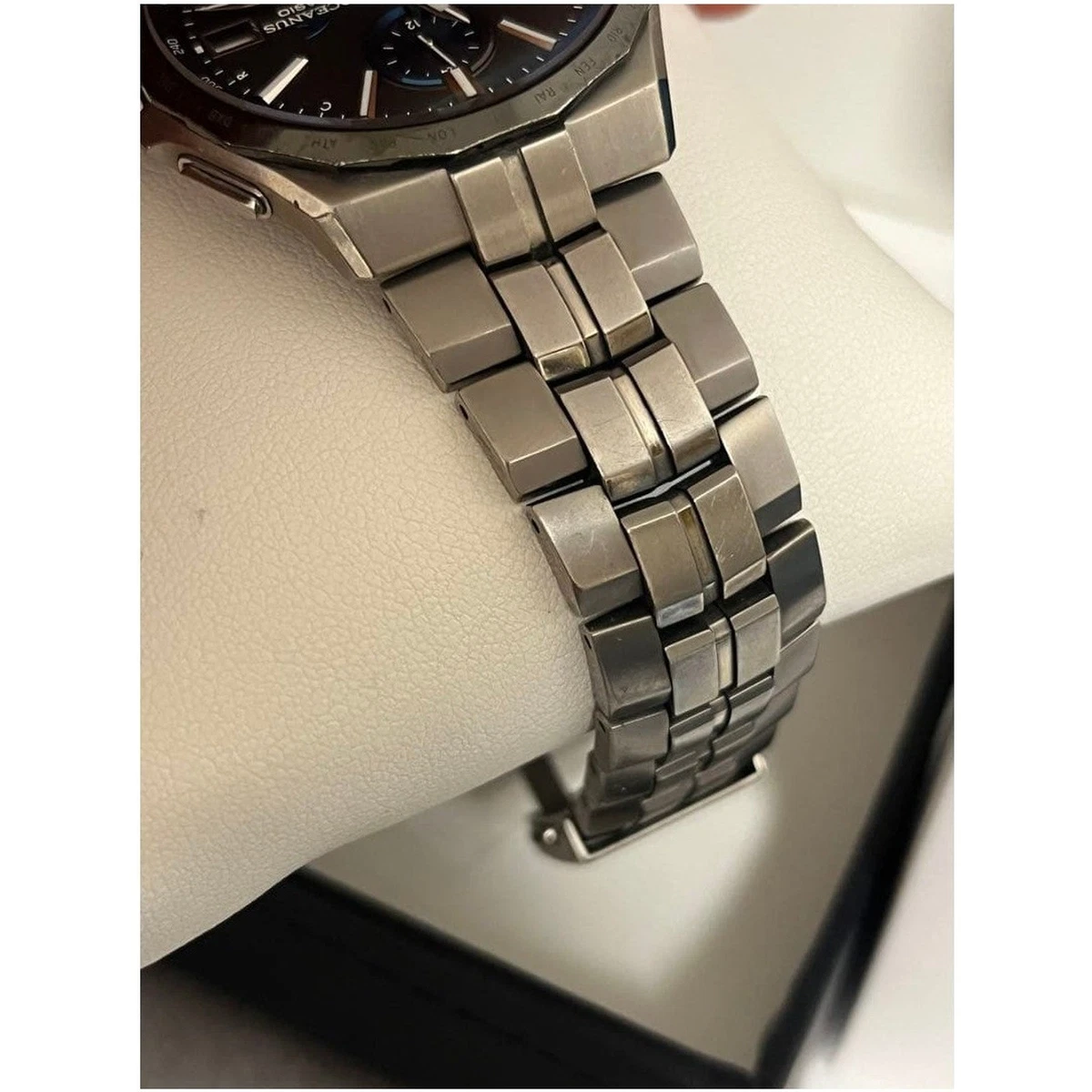 Reloj Casio Oceanus Manta OCW-S5000E-1AJF Titanio Bluetooth Radio Solar en Caja