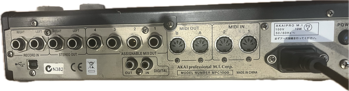 Used] Sampler AKAI MPC1000 128MB with JJ OS Installed